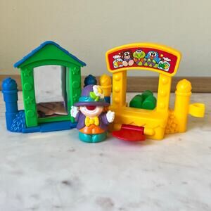 Vintage Fisher-Price Little People Carnival Games Mirror 2003 Clown Figure1997